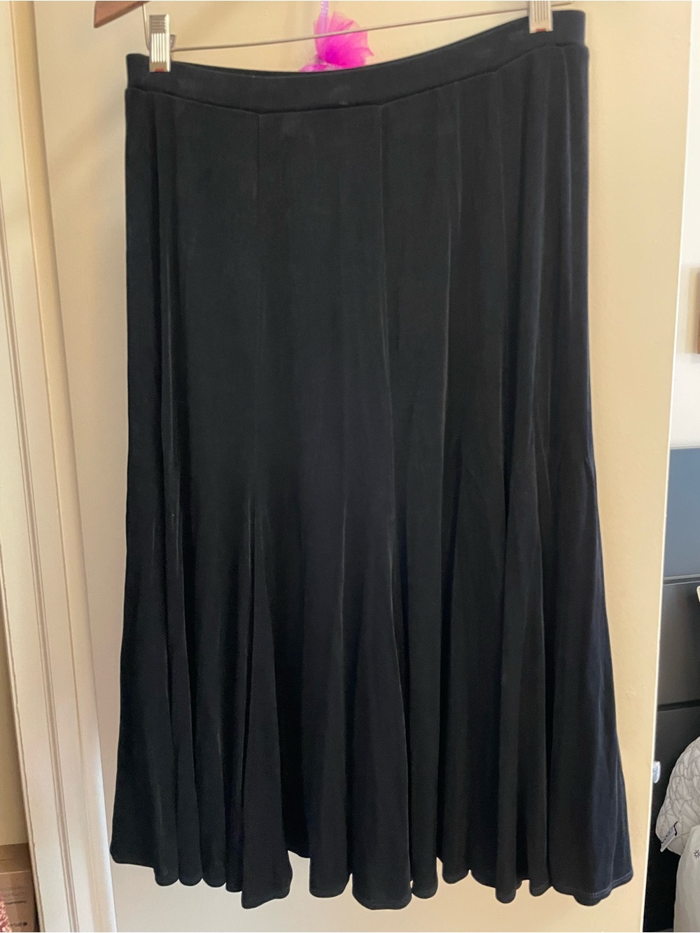 Chico’s Travelers vintage pleated A-line knee length stretchy skirt, size 1